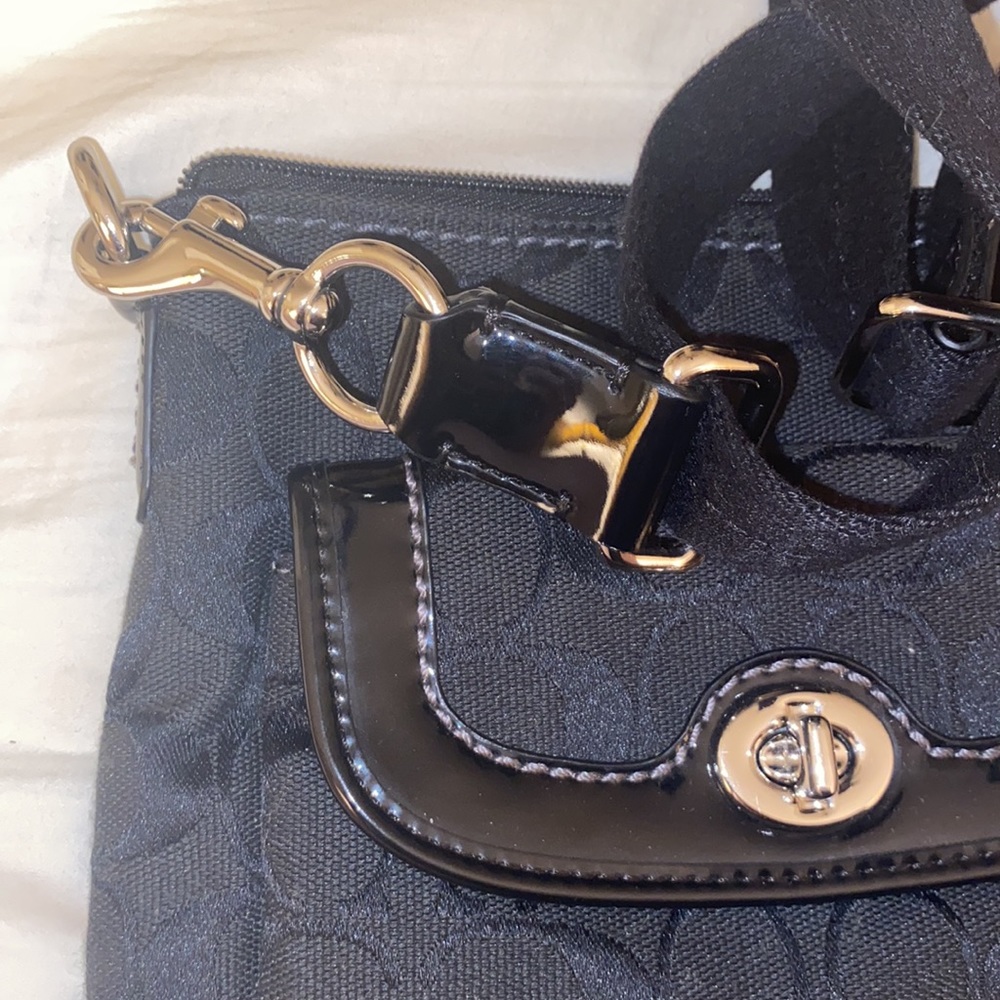 Coach Black Signature Fabric Patent Leather Turn-Key Crossbody Purse Bag - Picture 7 of 7
